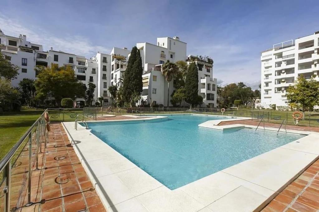 Caprichoso Apartamento En El Corazon De Puerto Banus マルベーリャ エクステリア 写真